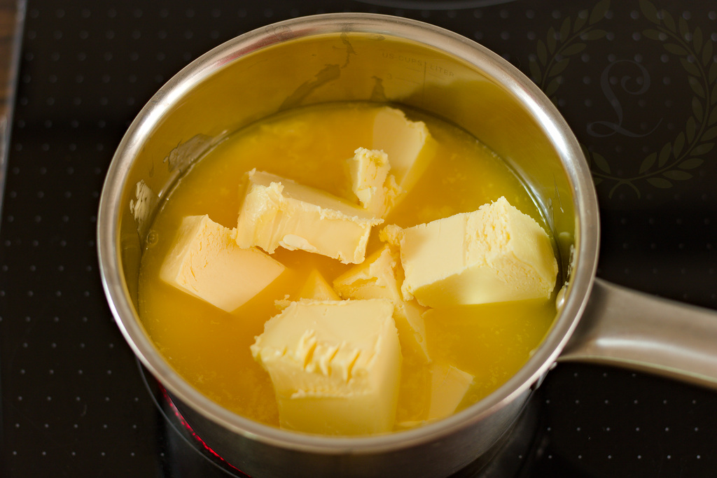 Maslo sa v rajnici začína roztápať